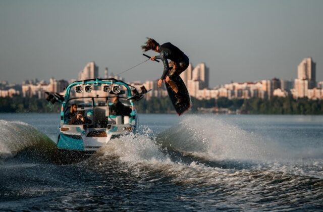 lodzie wake boats